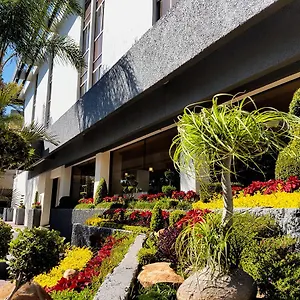 https://las-pergolas.guadalajarahotels.info